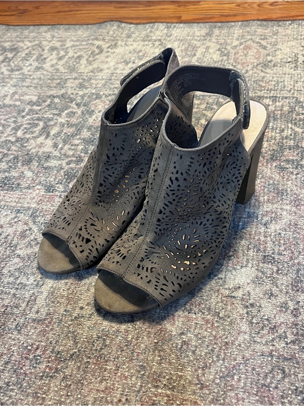 Women's Open-Toe Laser-Cut Block Heel Sandals — Gray size 7